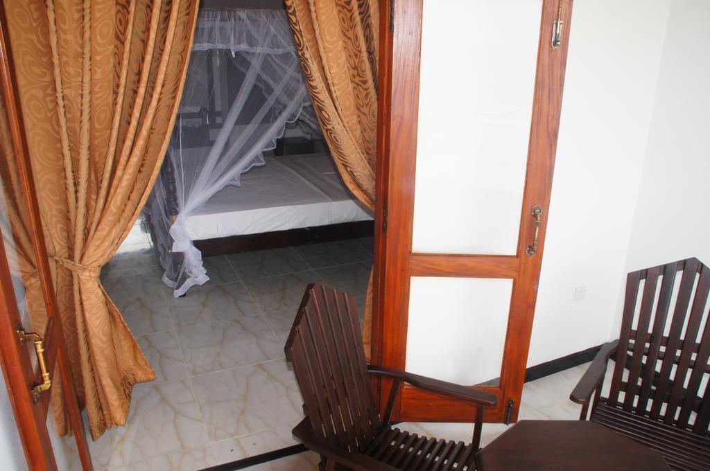 Ritas Hotel Hikkaduwa Oda fotoğraf