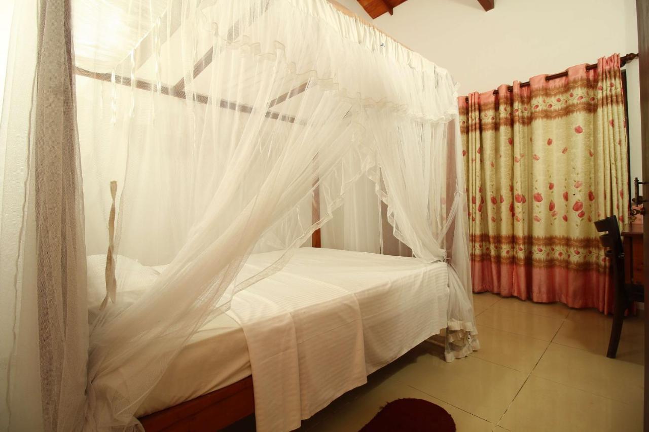Ritas Hotel Hikkaduwa Dış mekan fotoğraf